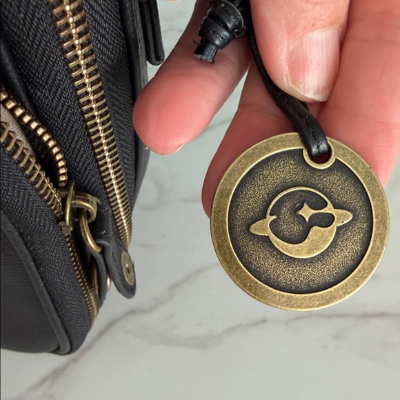 Minooy Black Leather Organizer Crossbody Bag Built-In Wallet Brass Hardware - Picture 11 of 14